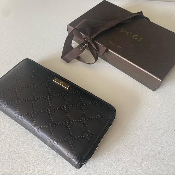 GUCCI black embossed wallet gold zipper - Picture 9 of 17